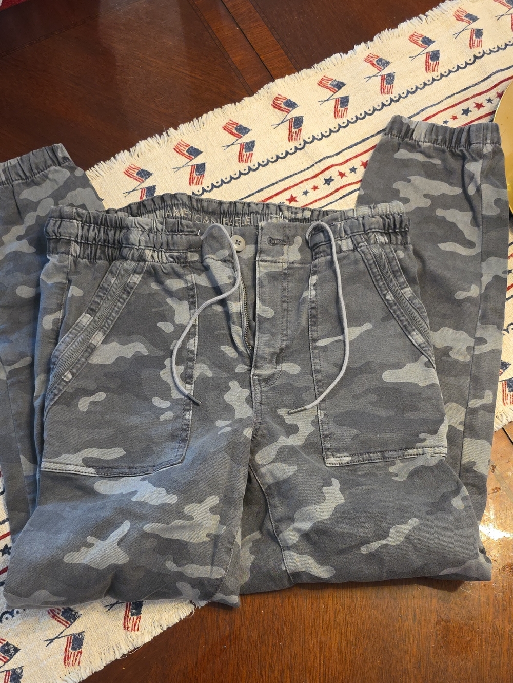 American Eagle Outfitters Gray Camouflage Jogger Pants